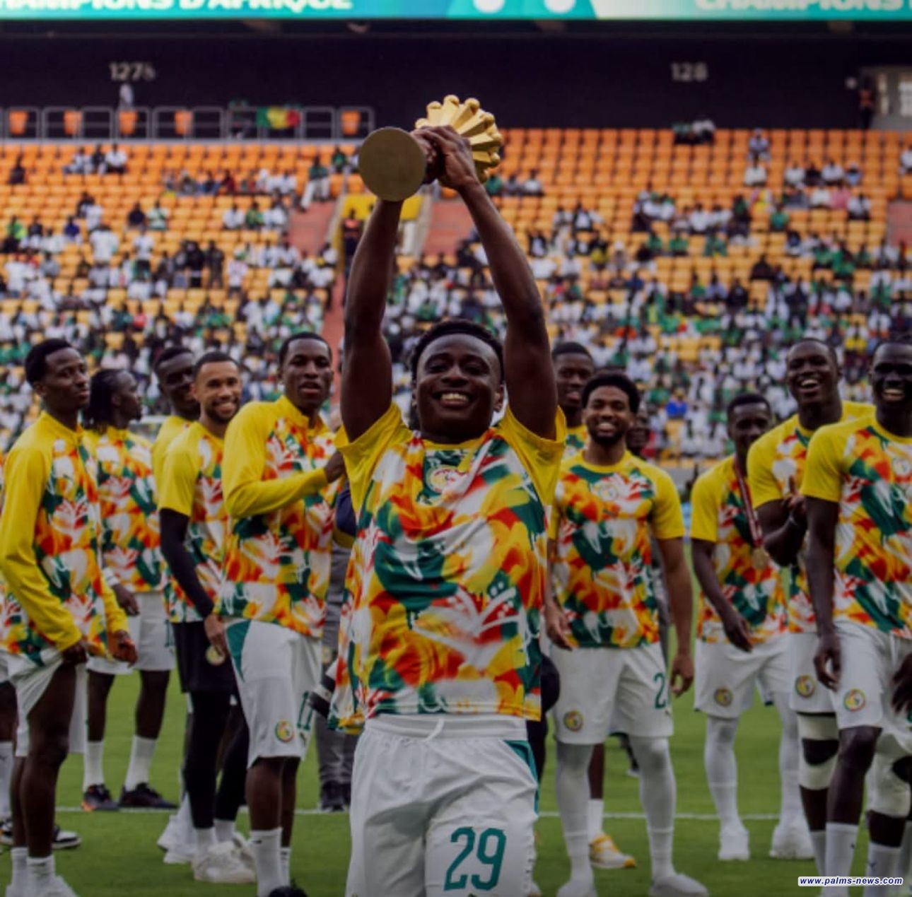 السنغال تتحدى قرار الكاف وتحتفل بكأس الأمم الأفريقية مجدداً